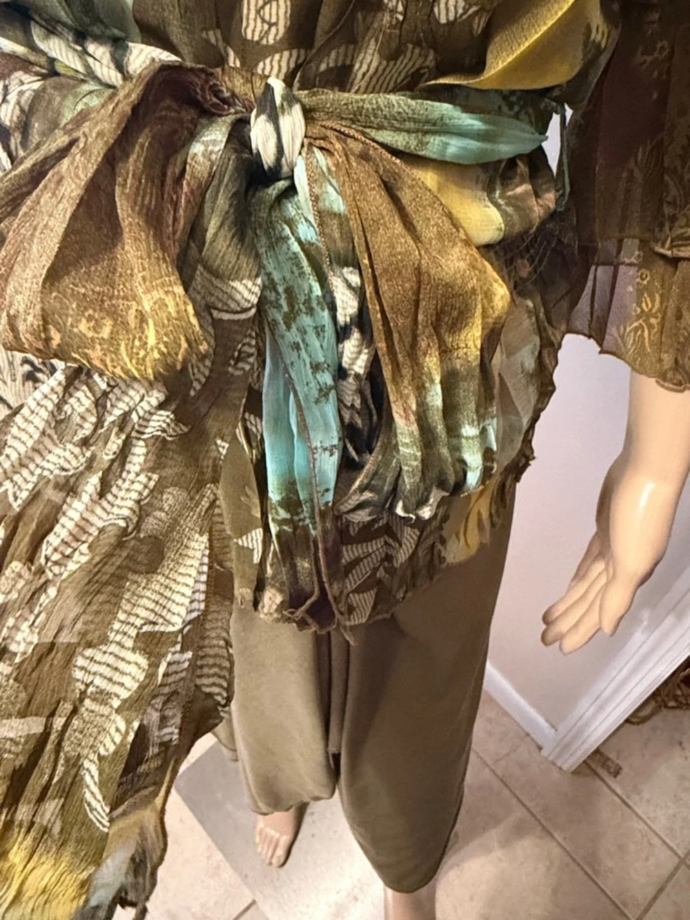 Alberto Makali Olive Green and Gold Patterned Boho Blouse - Picture 6 of 8